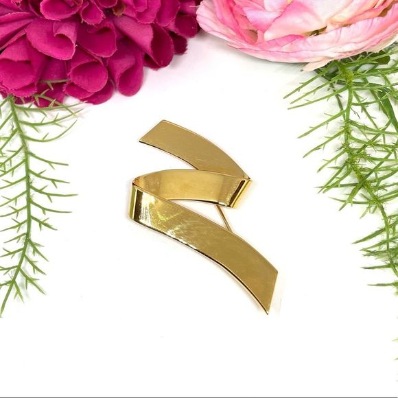 VINTAGE⚜️MONET Abstract Ribbon Golden Brooch - Picture 1 of 9